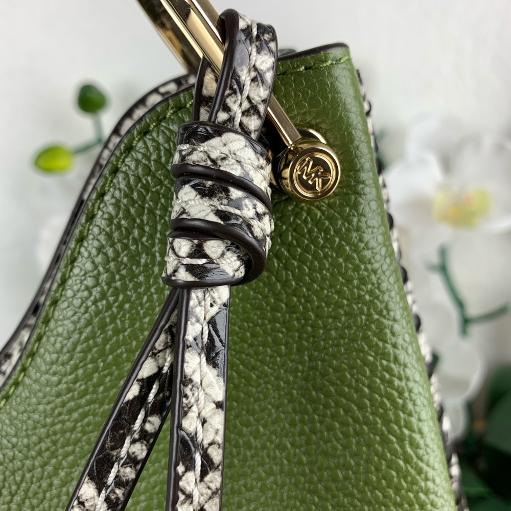 RARE BAG💚 free shipping‼️ GORGEOUS💚Michael Kors Joan LG Slouchy Shoulder - Picture 3 of 9